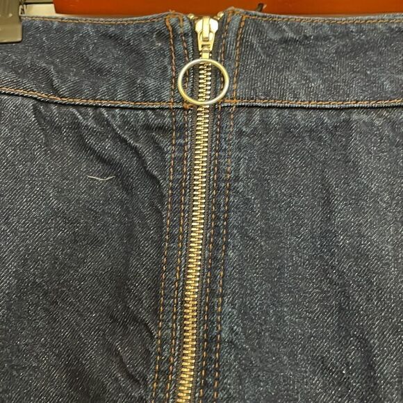 ✨Topshop Moto Dark Wash Front Zip Denim Mini Skirt - Picture 3 of 8